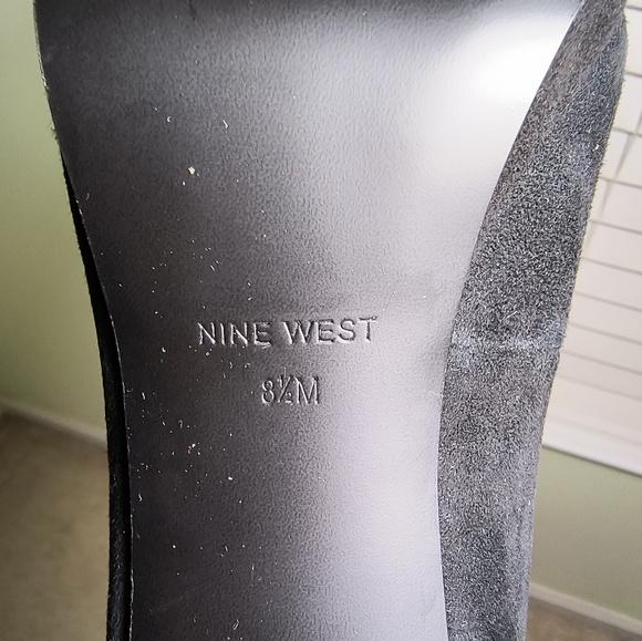 Nine West Quarless Black Suede Leather Platform Pump size: 8.5M - Picture 2 of 12